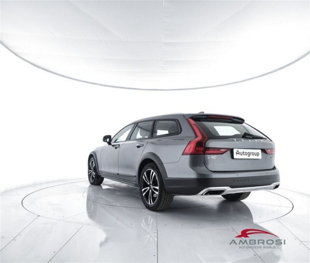 Volvo V90 Cross Country D4 AWD Geartronic Pro  del 2017 usata a Corciano (4)
