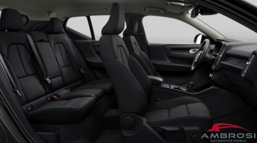 Volvo XC40 nuova a Perugia (7)