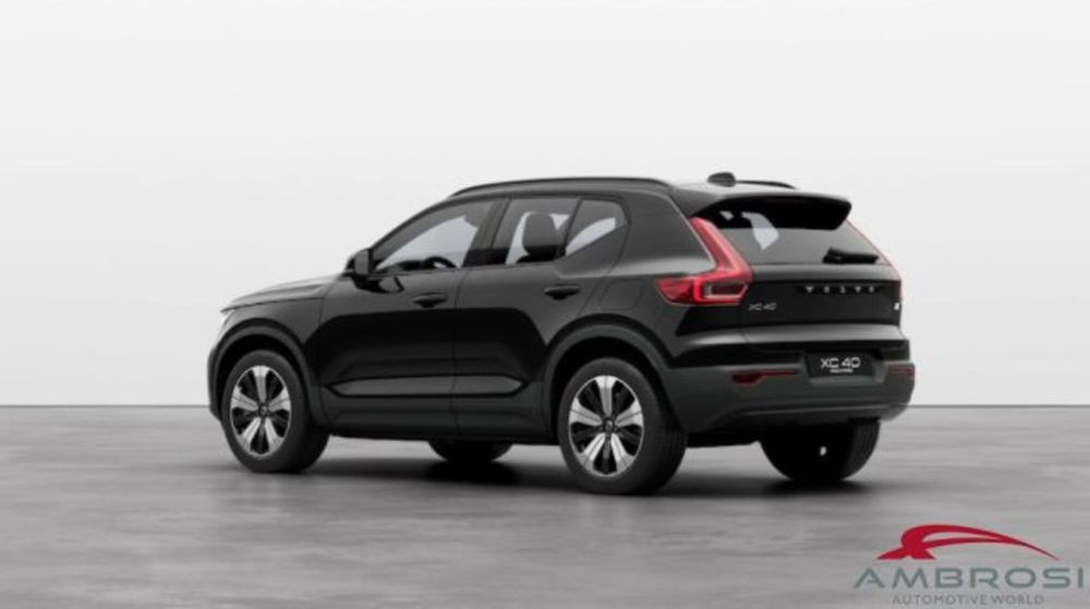 Volvo XC40 nuova a Perugia (3)