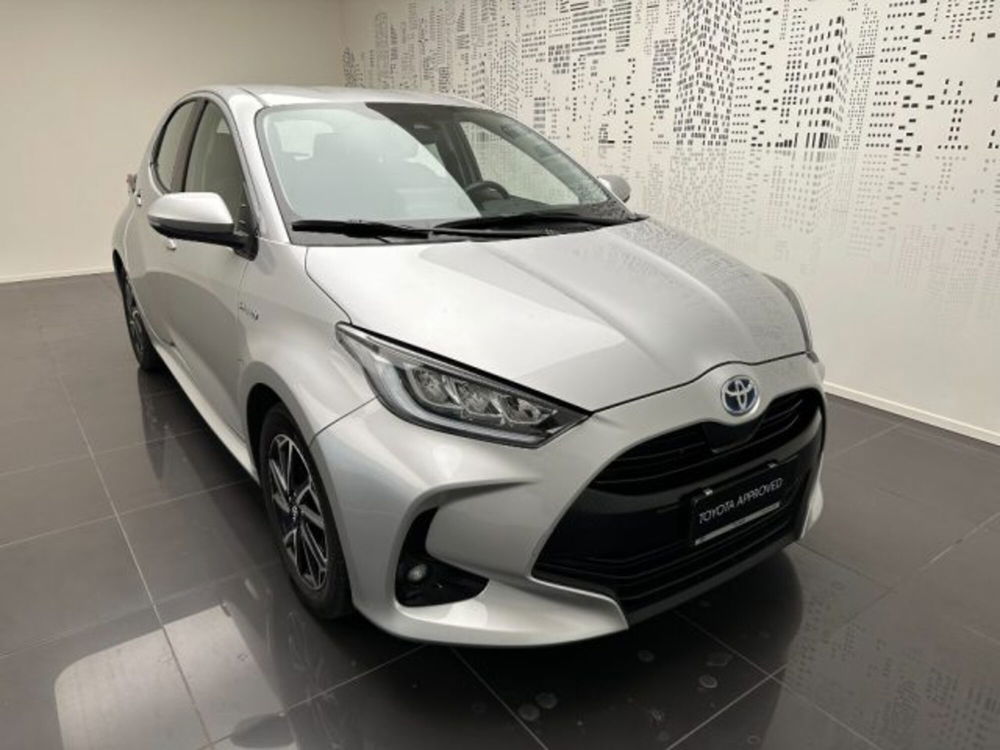 Toyota Yaris 1.5 Hybrid 5 porte Trend del 2021 usata a Cuneo (2)