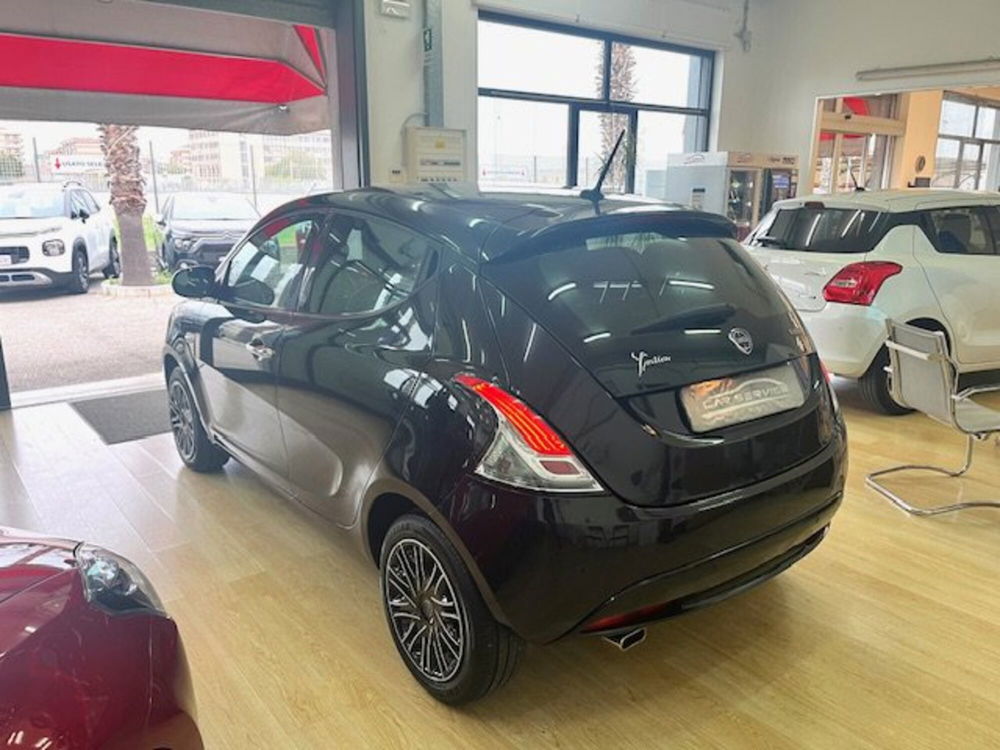 Lancia Ypsilon usata a Bari (7)