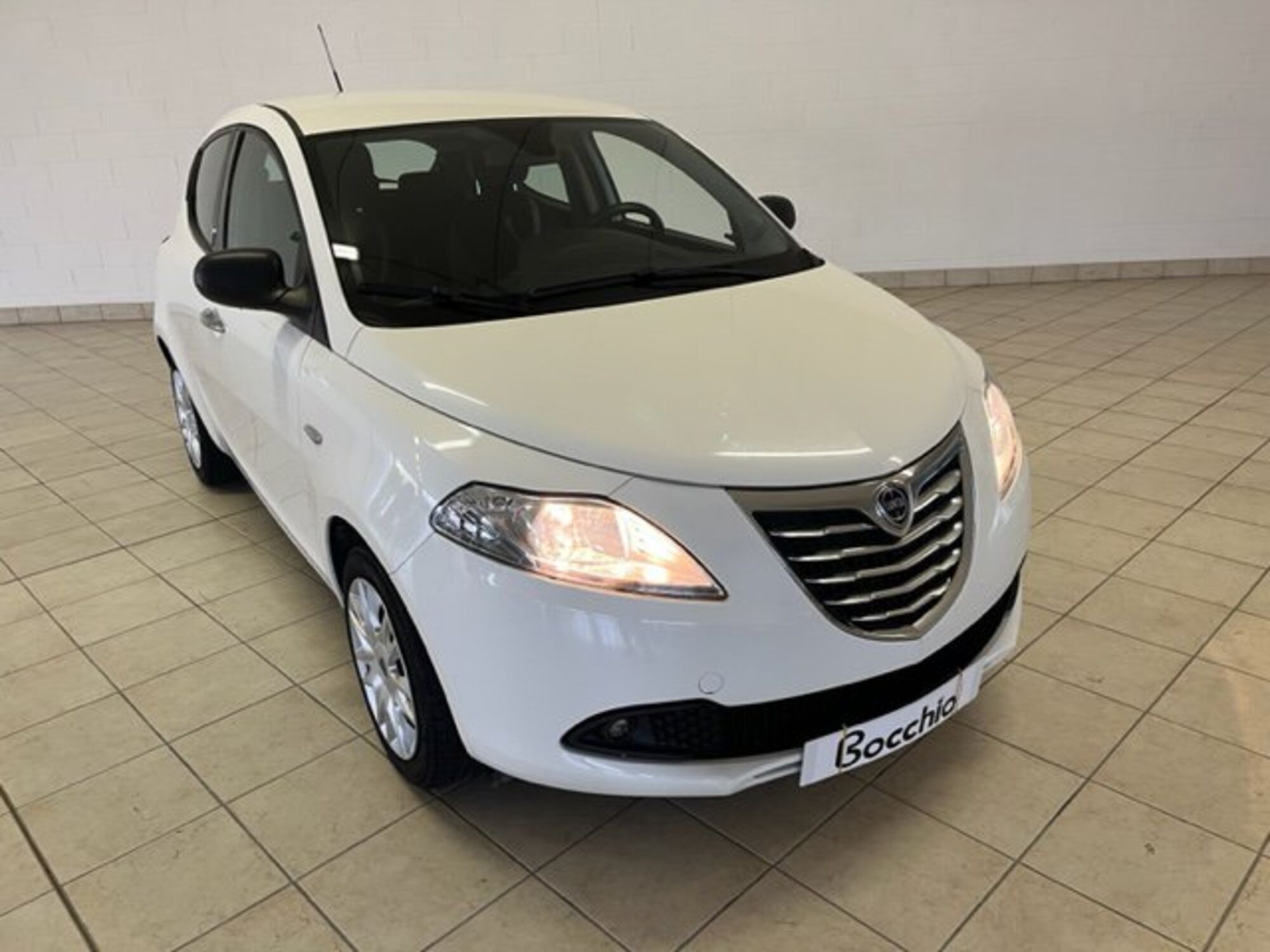 Lancia Ypsilon 1.2 69 CV 5 porte Silver  del 2015 usata a Desenzano del Garda