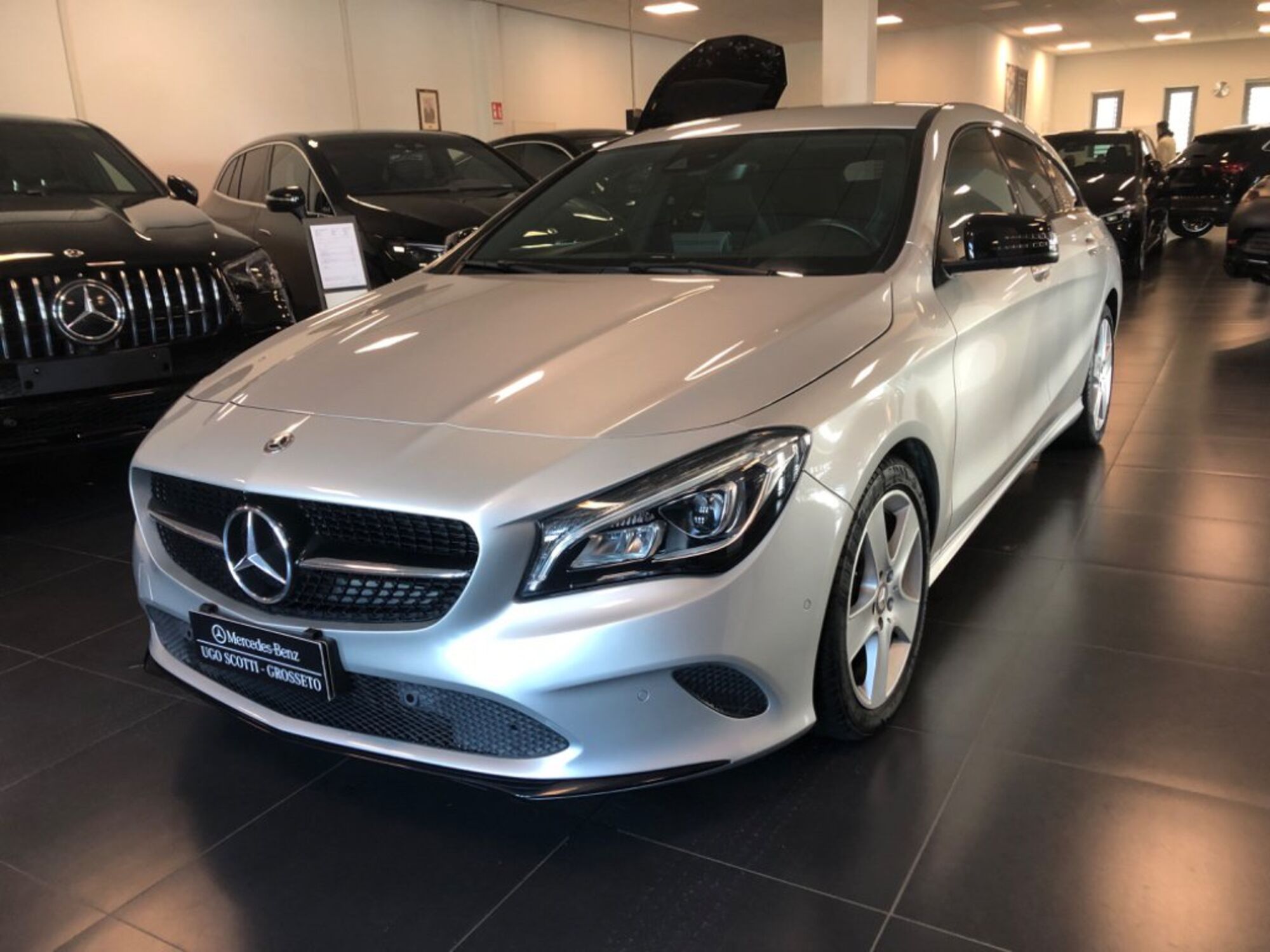 Mercedes-Benz CLA Shooting Brake 200 d Automatic Sport  del 2019 usata a Grosseto