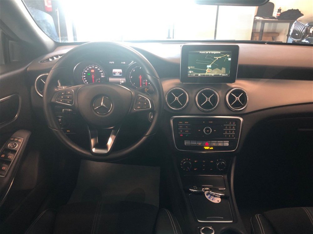 Mercedes-Benz CLA Shooting Brake 200 d Sport  del 2019 usata a Grosseto (5)