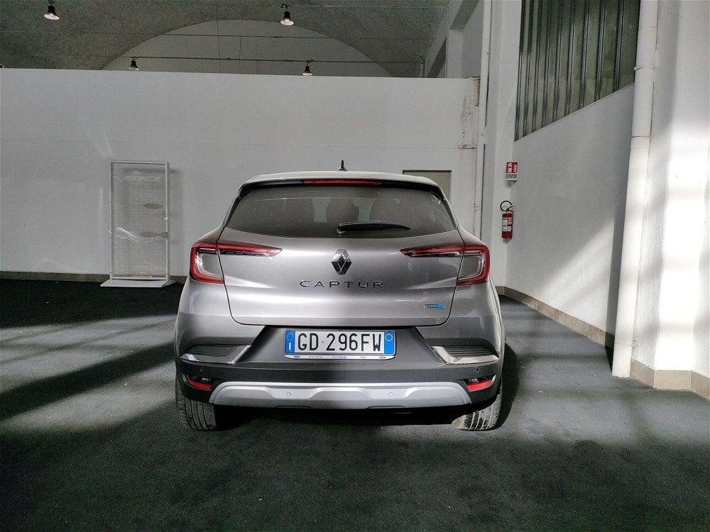Renault Captur Plug-in Hybrid E-Tech 160 CV Intens  del 2020 usata a Tivoli (4)