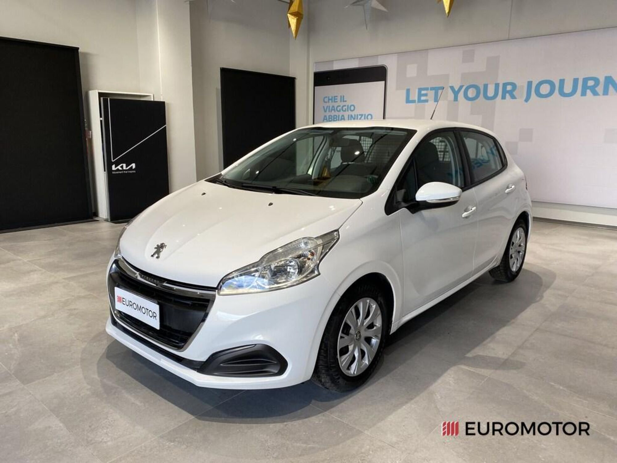 Peugeot 208 75 5 porte Van Active del 2018 usata a Modugno