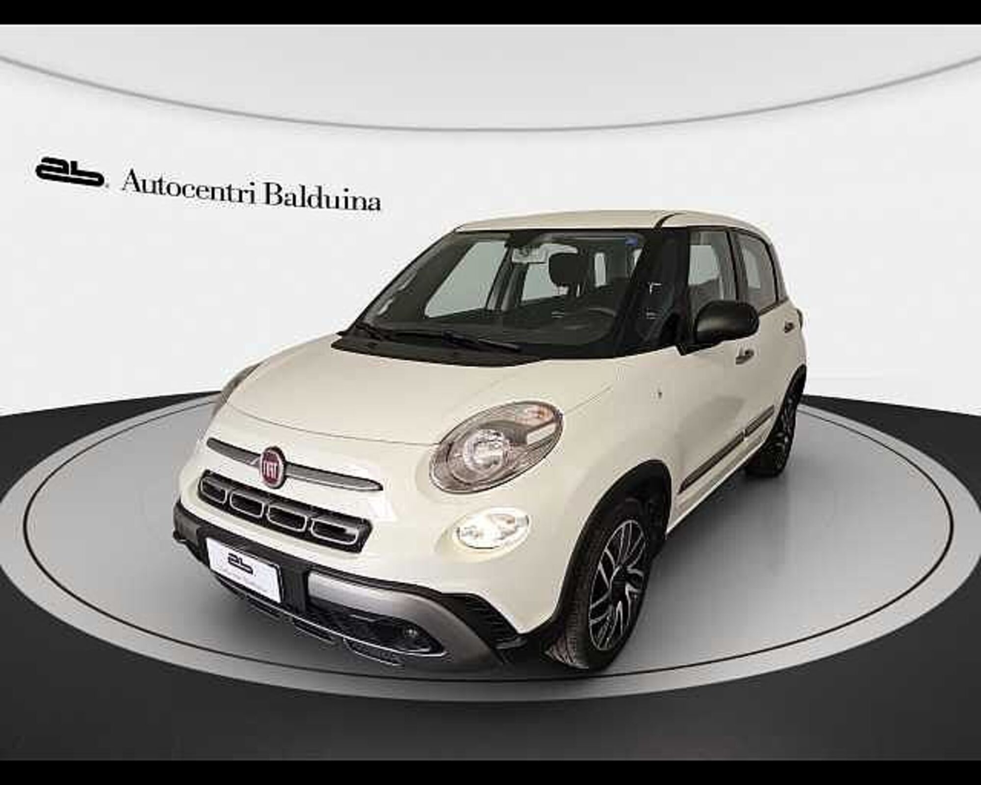 Fiat 500L 1.4 95 CV Mirror City Cross  del 2019 usata a Roma