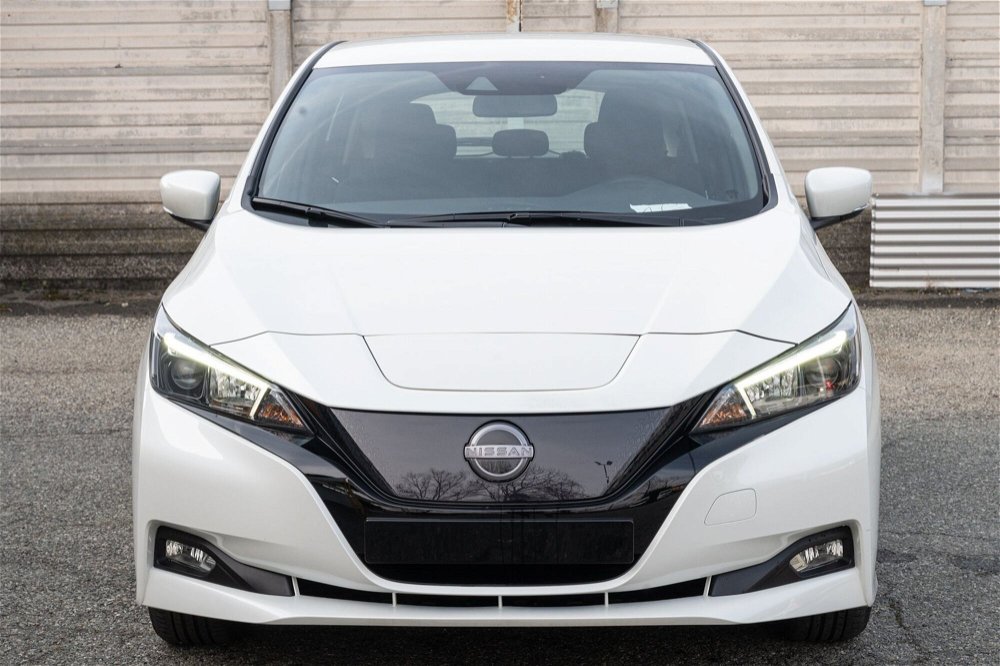 Nissan Leaf Acenta 40 kWh  nuova a Cirie' (2)