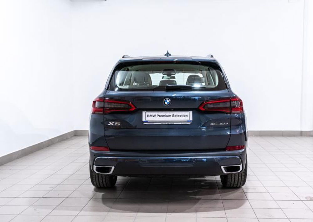 BMW X5 xDrive30d Business del 2019 usata a Elmas (4)