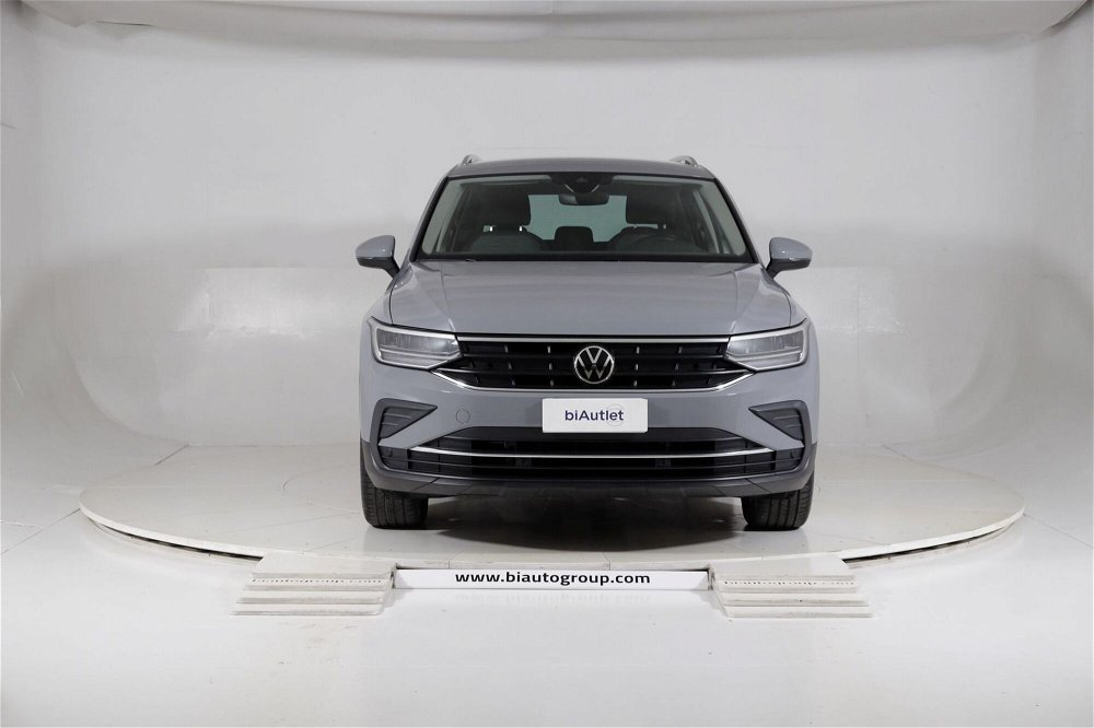 Volkswagen Tiguan 1.5 TSI ACT Life del 2021 usata a Torino (2)