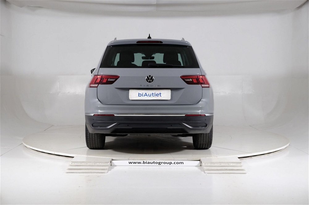 Volkswagen Tiguan 1.5 TSI ACT Life del 2021 usata a Torino (3)