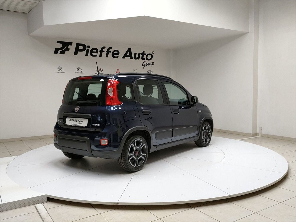 Fiat Panda 1.0 FireFly S&S Hybrid City Cross  del 2021 usata a L'Aquila (4)