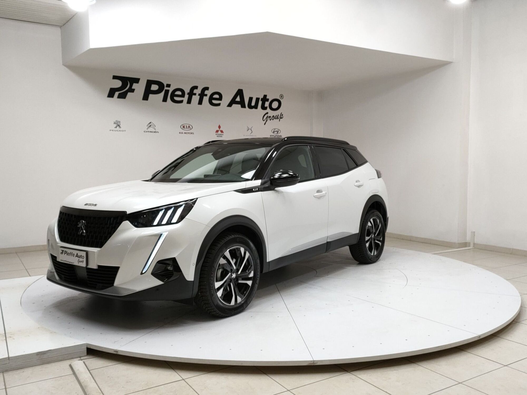 Peugeot 2008 PureTech 130 S&amp;S EAT8 GT Pack  del 2021 usata a L&#039;Aquila