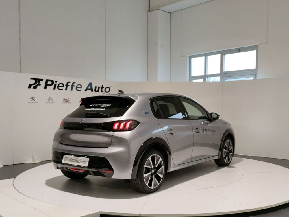 Peugeot 208 motore elettrico 136 CV 5 porte GT Pack del 2022 usata a L'Aquila (4)