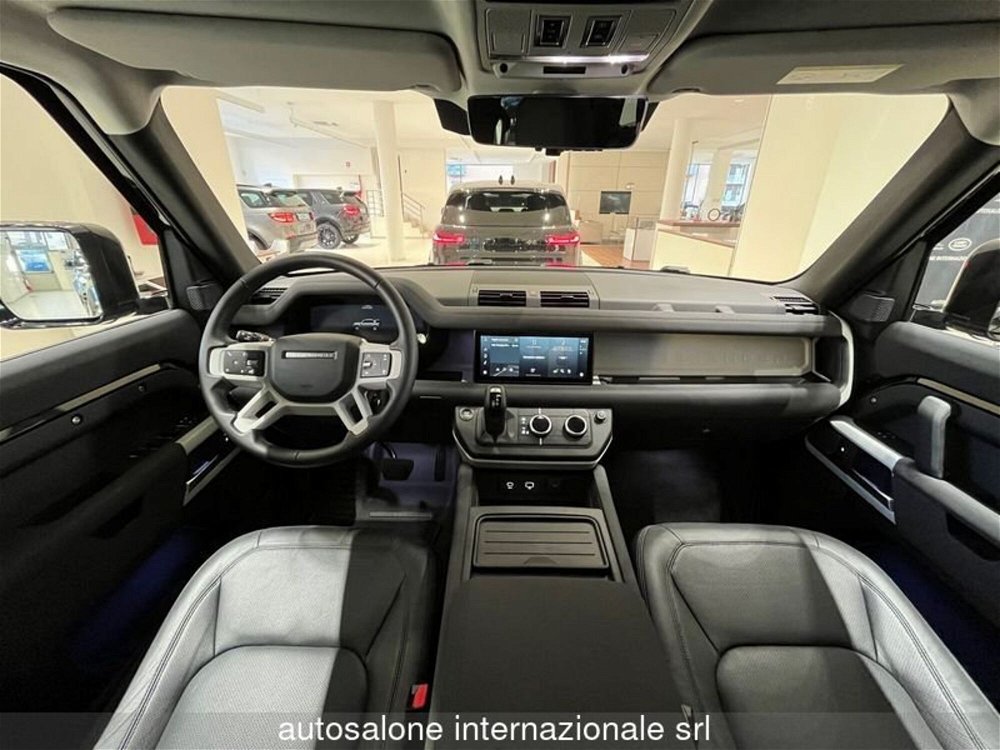 Land Rover Defender 110 3.0d i6 mhev XS Edition awd 250cv auto del 2023 usata a Varese (4)