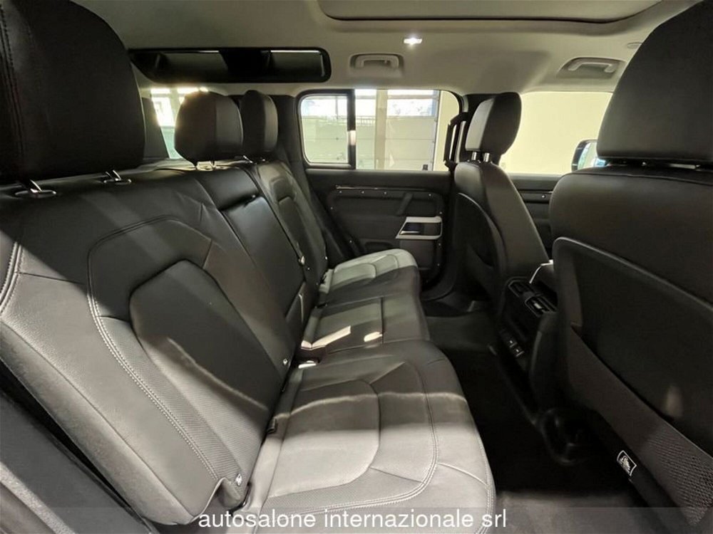 Land Rover Defender 110 3.0d i6 mhev XS Edition awd 250cv auto del 2023 usata a Varese (5)