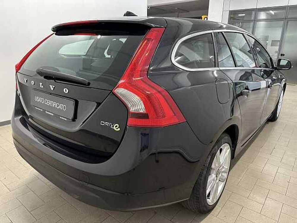 Volvo V60 DRIVe Momentum del 2012 usata a Civitanova Marche (4)