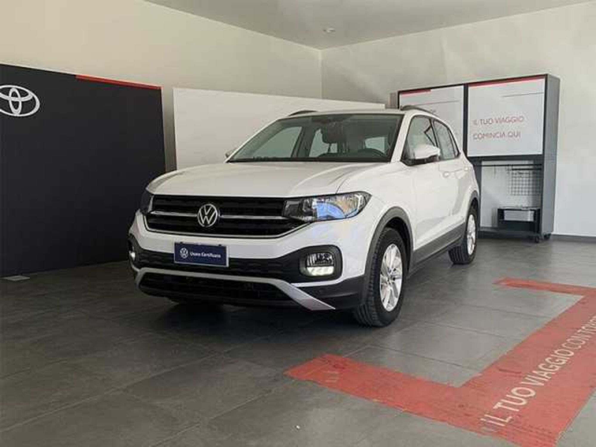 Volkswagen T-Cross 1.0 tsi Edition 95cv del 2021 usata a Rende