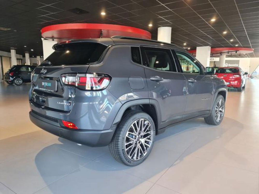 Jeep Compass nuova a Torino (8)