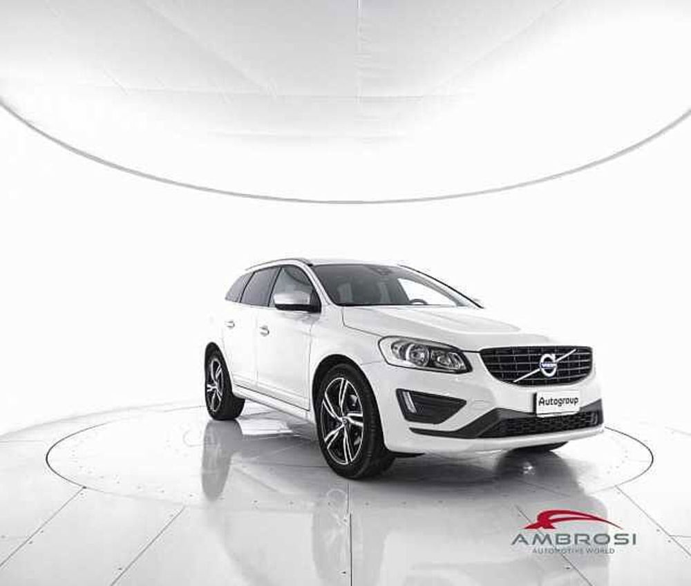 Volvo XC60 D3 Geartronic R-design  del 2017 usata a Corciano (2)