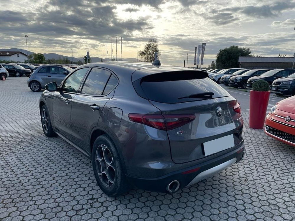 Alfa Romeo Stelvio usata a Lucca (7)