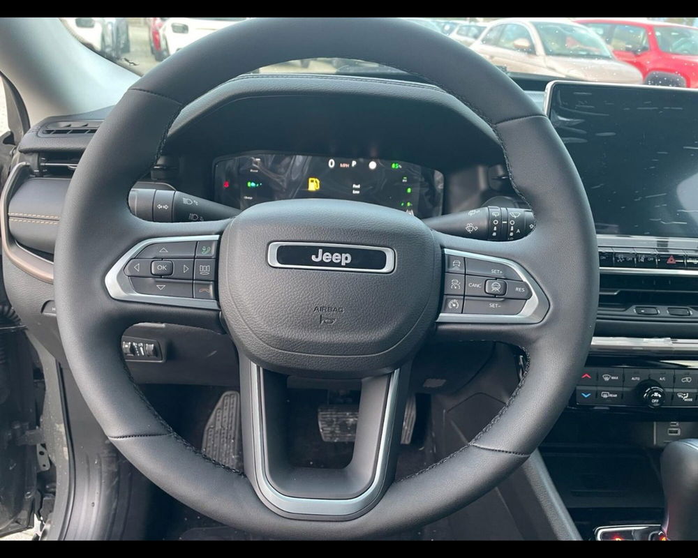 Jeep Compass nuova a Lucca (11)