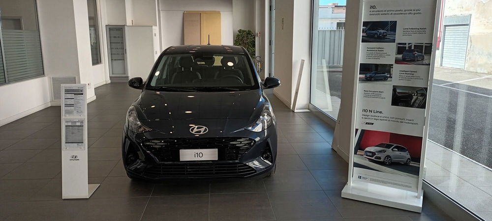 Hyundai i10 1.0 GPL Econext Connectline nuova a Castellammare di Stabia (4)