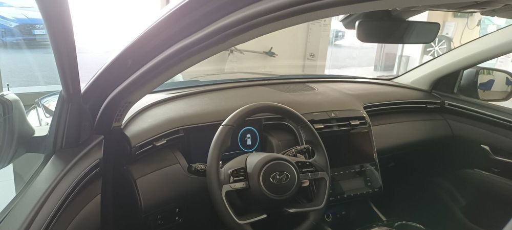 Hyundai Tucson 1.6 CRDi 136CV 48V XLine nuova a Castellammare di Stabia (4)
