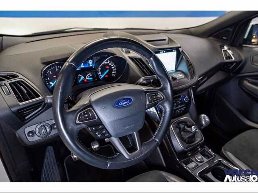 Ford Kuga usata a Milano (11)