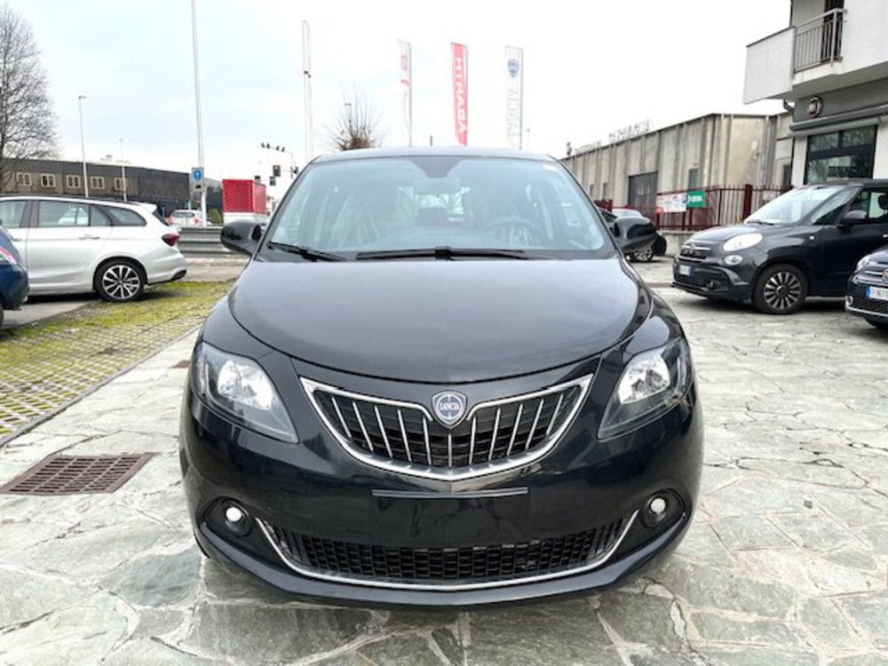 Lancia Ypsilon nuova a Milano (2)