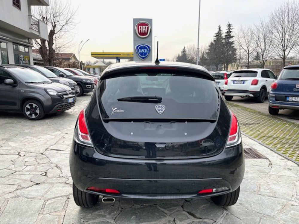 Lancia Ypsilon nuova a Milano (4)