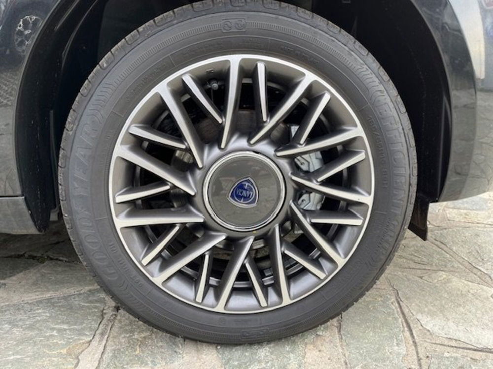 Lancia Ypsilon nuova a Milano (7)