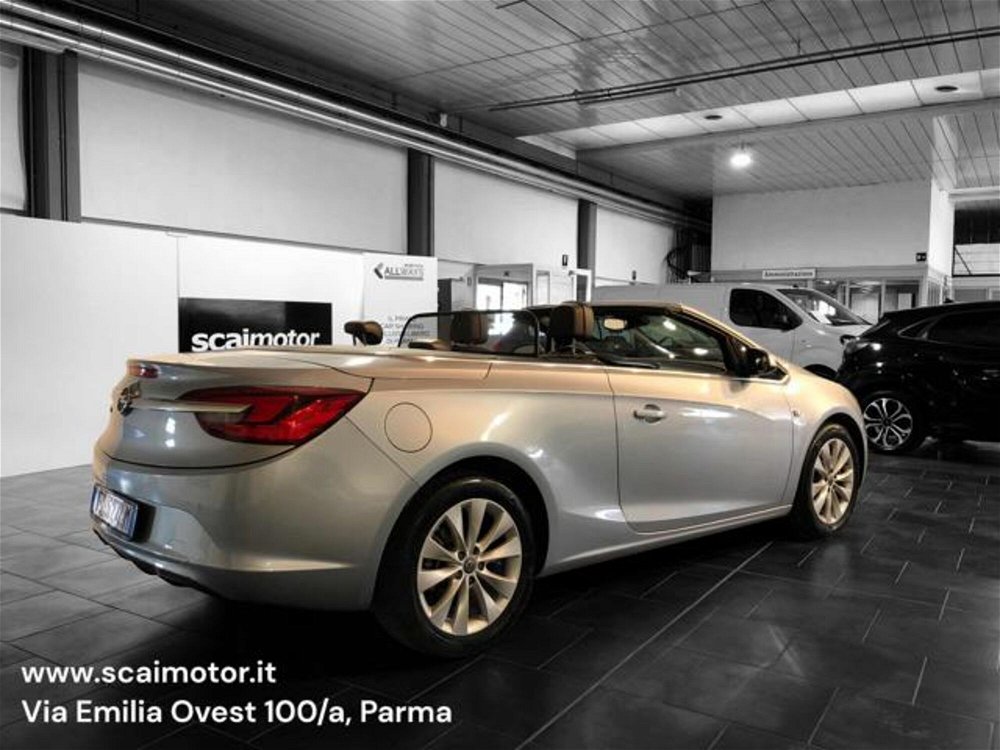 Opel Cascada Turbo SIDI 170CV Start&Stop Cosmo del 2015 usata a Parma (4)