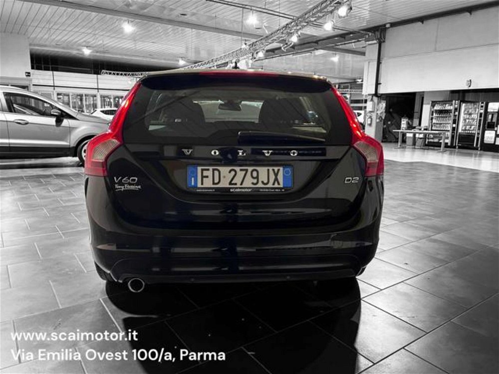 Volvo V60 D2 Geartronic Business  del 2016 usata a Parma (5)