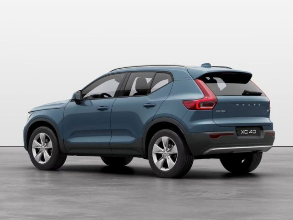 Volvo XC40 nuova a Modena (4)