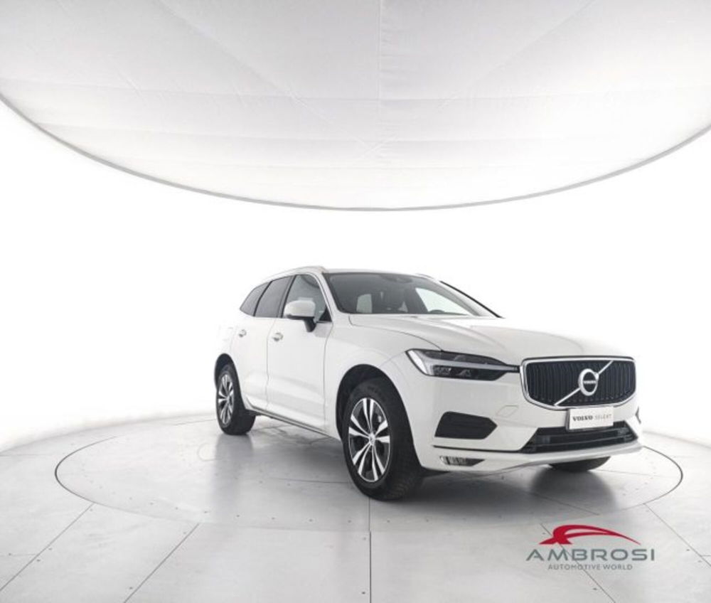 Volvo XC60 B4 Geartronic Momentum Pro  del 2021 usata a Corciano (2)