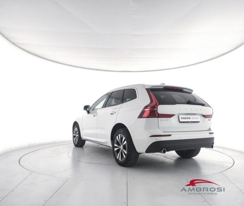 Volvo XC60 B4 Geartronic Momentum Pro  del 2021 usata a Corciano (4)