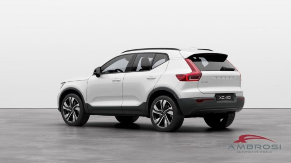 Volvo XC40 2.0 b3 Ultra Dark auto nuova a Corciano (3)