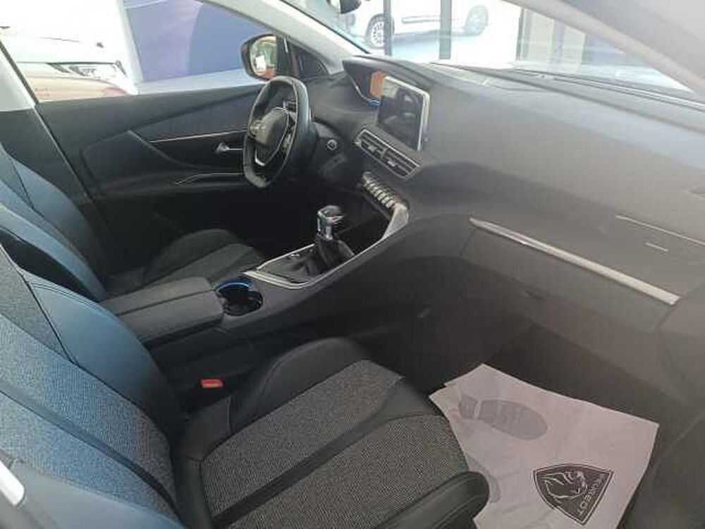 Peugeot 3008 usata a Lecce (11)