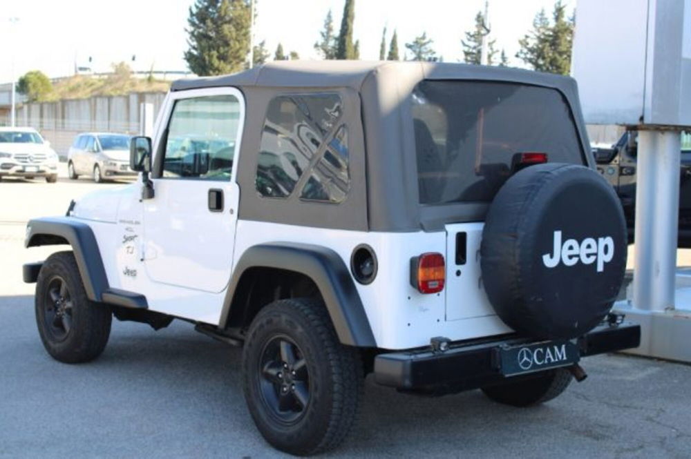 Jeep Wrangler 4.0 cat Sport  del 2001 usata a Lecce (4)