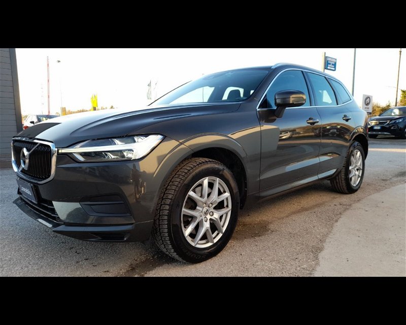 Volvo XC60 B4 (d) AWD Geartronic Business Plus del 2019 usata a Imola