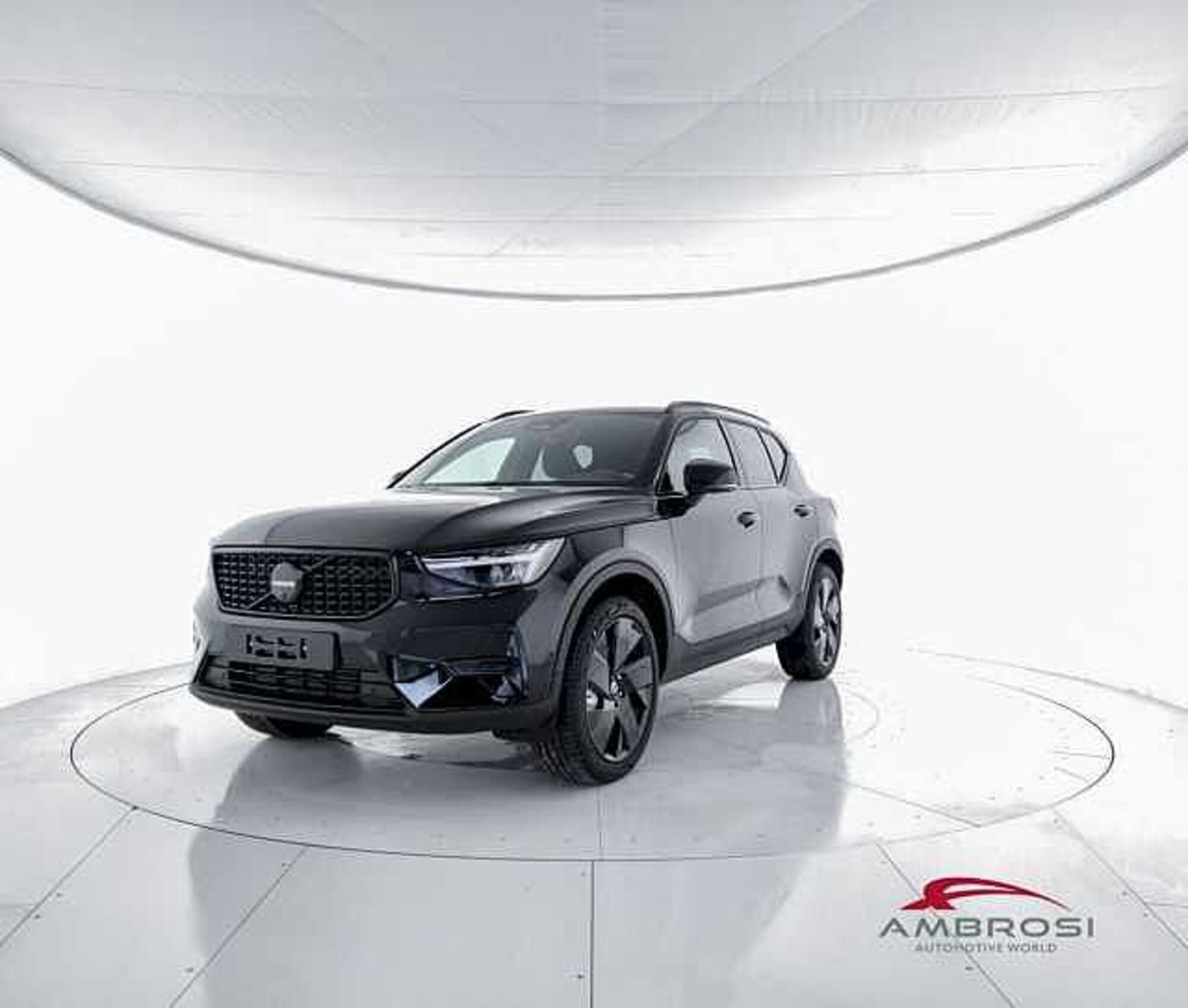 Volvo XC40 2.0 b3 Plus Black Edition auto nuova a Viterbo