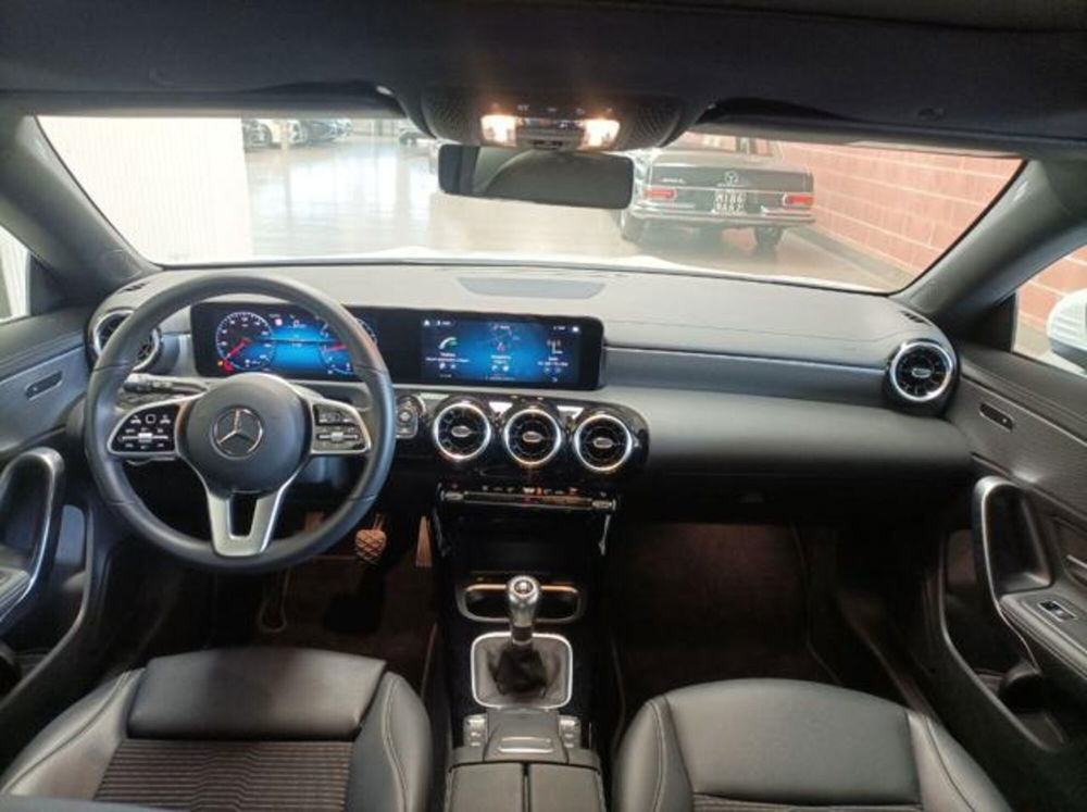 Mercedes-Benz CLA Shooting Brake usata a Milano (11)