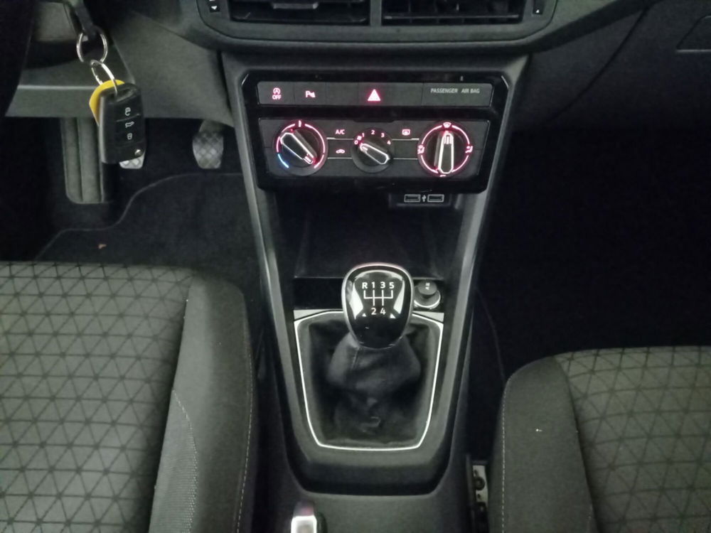 Volkswagen T-Cross usata a Varese (13)