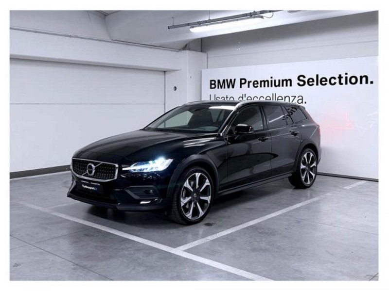 Volvo V60 Cross Country B4 (d) AWD Geartronic Business Pro del 2021 usata a Imola