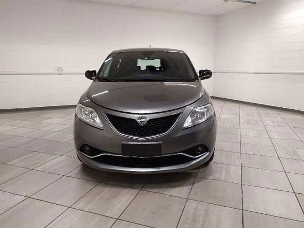 Lancia Ypsilon usata a Cuneo (2)