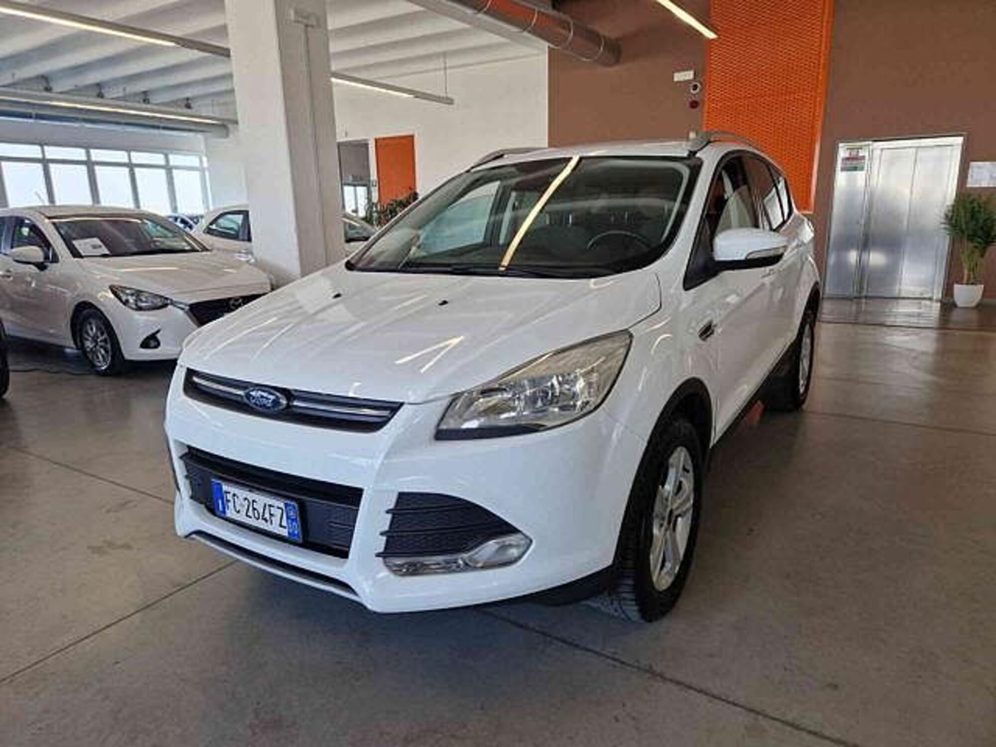 Ford Kuga 2.0 TDCI 120 CV S&amp;S 2WD Titanium del 2016 usata a Imola