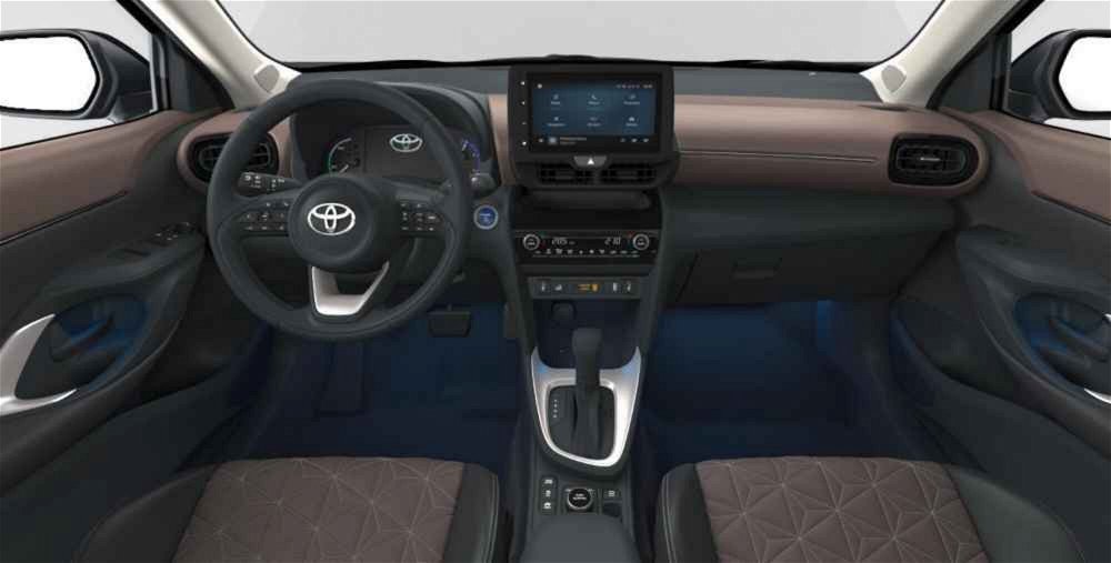 Toyota Yaris Cross 1.5 Hybrid 5p. E-CVT AWD-i Lounge nuova a Carpi (2)