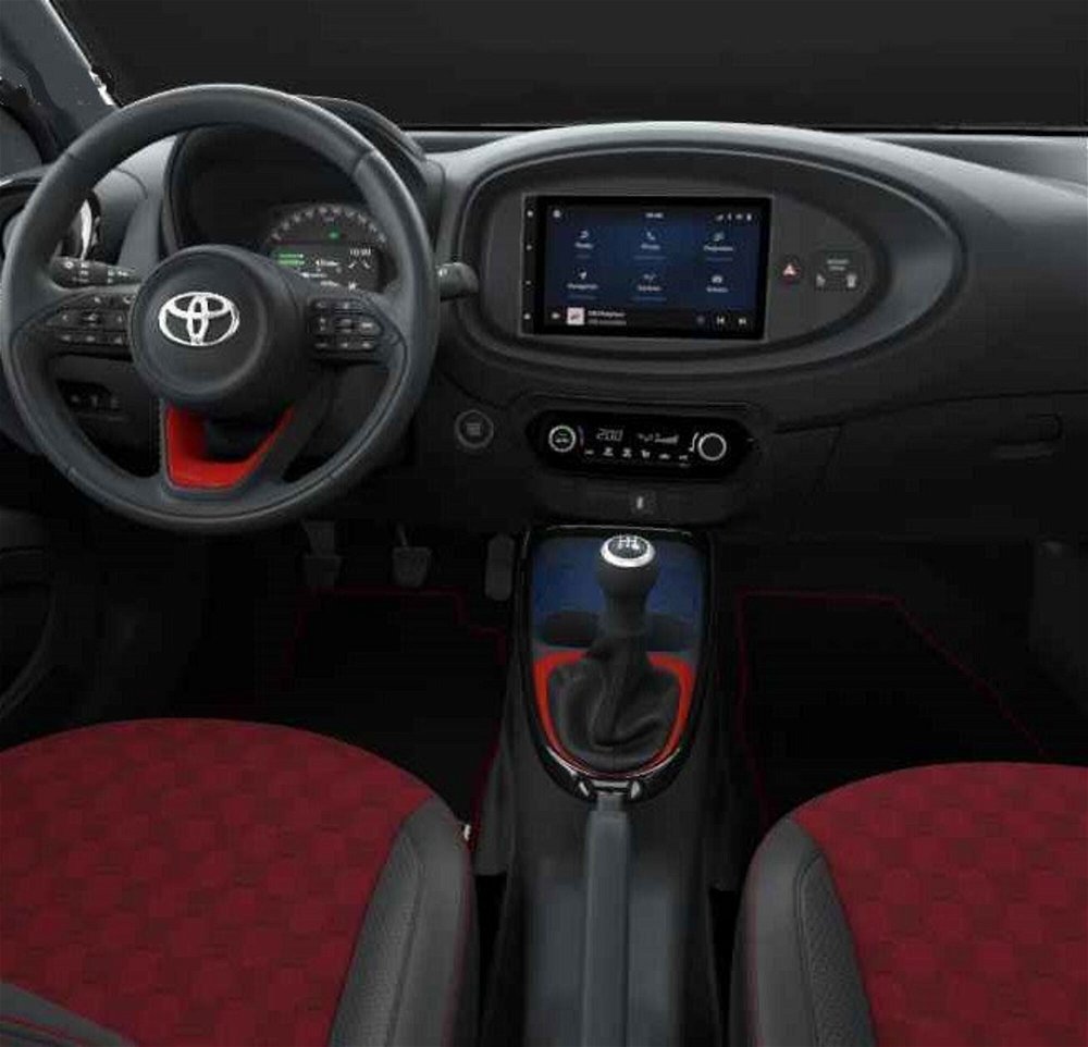 Toyota Aygo X 1.0 VVT-i 72 CV 5p. Undercover nuova a Carpi (2)