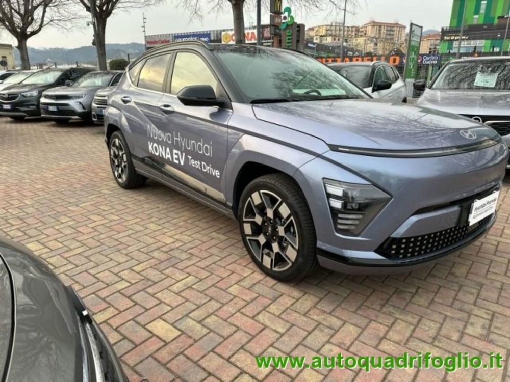 Hyundai Kona EV 64 kWh XClass del 2023 usata a Savona (3)